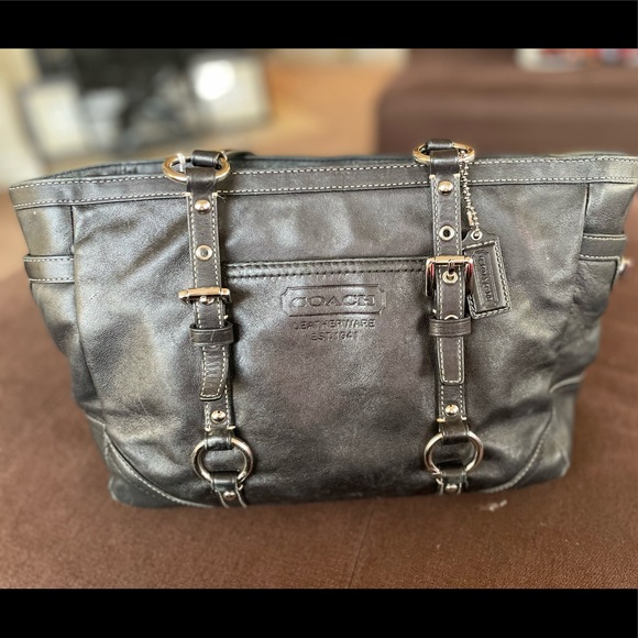 Like NEW Coach East West Gallery Tote - Picture 4 of 16